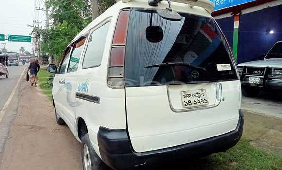 Buy Used 2017 Toyota Noha in Dhaka, Dhaka Buy Used 2017 Toyota Noha in Dhaka, Dhaka