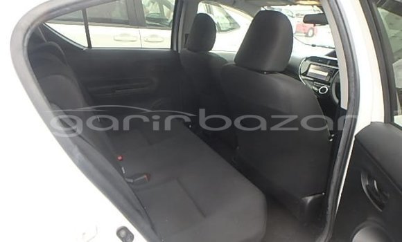 কেনা ব্যবহৃত Toyota Aqua White গাড়ী মধ্যে ঢাকা মধ্যে Dhaka কেনা ব্যবহৃত Toyota Aqua White গাড়ী মধ্যে ঢাকা মধ্যে Dhaka