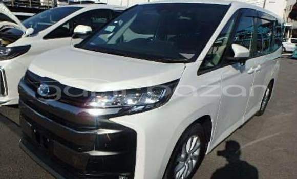 Buy Used 2021 Toyota Noah in Dhaka, Dhaka Buy Used 2021 Toyota Noah in Dhaka, Dhaka