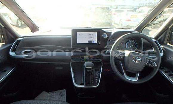 Buy Used 2021 Toyota Noah in Dhaka, Dhaka Buy Used 2021 Toyota Noah in Dhaka, Dhaka