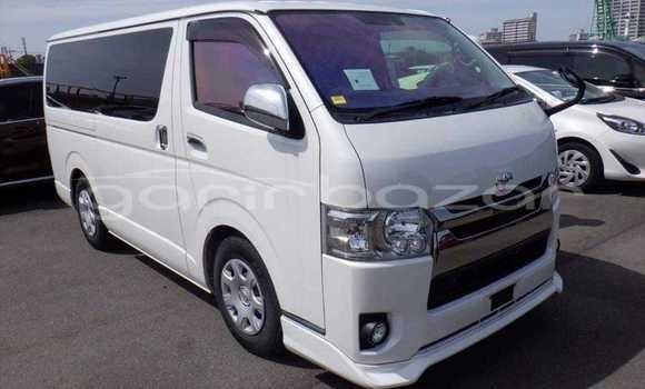 Buy Used 2017 Toyota Hiace in Dhaka, Dhaka Buy Used 2017 Toyota Hiace in Dhaka, Dhaka