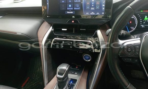 Buy Used 2016 Toyota Harrier in Dhaka, Dhaka Buy Used 2016 Toyota Harrier in Dhaka, Dhaka