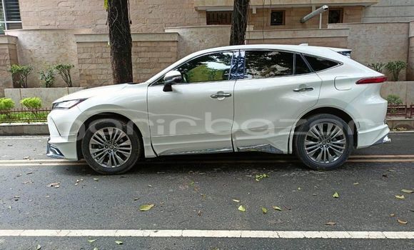 Buy Used 2016 Toyota Harrier in Dhaka, Dhaka Buy Used 2016 Toyota Harrier in Dhaka, Dhaka