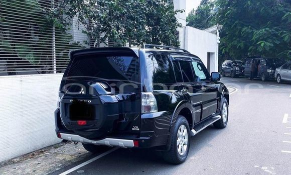 Buy Used 2018 Mitsubishi Pajero in Dhaka, Dhaka Buy Used 2018 Mitsubishi Pajero in Dhaka, Dhaka
