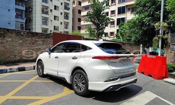 Buy Used 2020 Toyota Harrier in Dhaka, Dhaka Buy Used 2020 Toyota Harrier in Dhaka, Dhaka