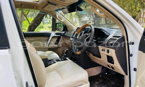 Buy Used 2017 Toyota Land cruiser prado in Dhaka, Dhaka Buy Used 2017 Toyota Land cruiser prado in Dhaka, Dhaka
