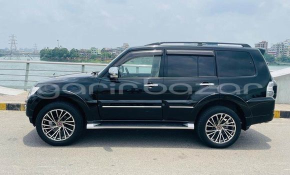 Buy Used 2017 Mitsubishi Pajero in Dhaka, Dhaka Buy Used 2017 Mitsubishi Pajero in Dhaka, Dhaka