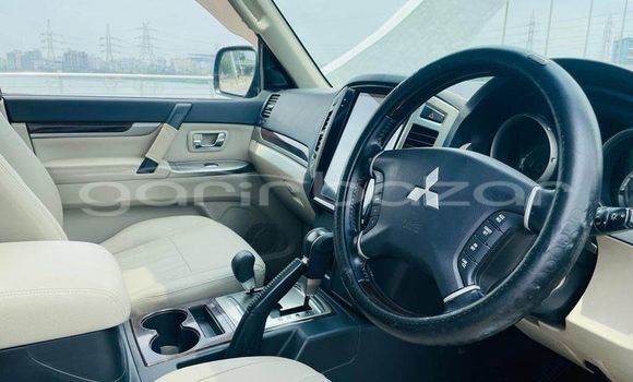 Buy Used 2017 Mitsubishi Pajero in Dhaka, Dhaka Buy Used 2017 Mitsubishi Pajero in Dhaka, Dhaka