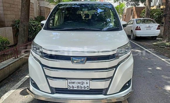 Buy Used 2018 Toyota Noah in Dhaka, Dhaka Buy Used 2018 Toyota Noah in Dhaka, Dhaka