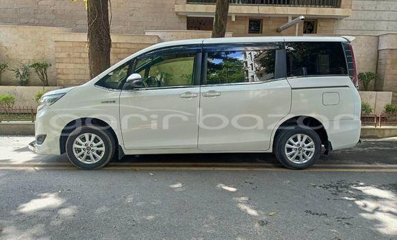 Buy Used 2018 Toyota Noah in Dhaka, Dhaka Buy Used 2018 Toyota Noah in Dhaka, Dhaka