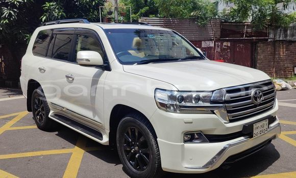 Buy Used 2016 Toyota Land cruiser prado in Dhaka, Dhaka Buy Used 2016 Toyota Land cruiser prado in Dhaka, Dhaka