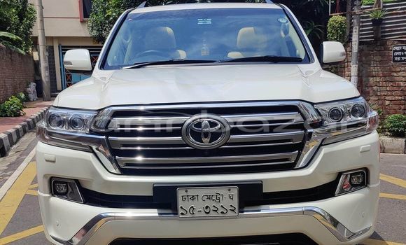 Buy Used 2016 Toyota Land cruiser prado in Dhaka, Dhaka Buy Used 2016 Toyota Land cruiser prado in Dhaka, Dhaka