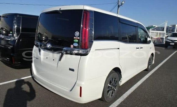 কেনা ব্যবহৃত Toyota Esquire White গাড়ী মধ্যে ঢাকা মধ্যে Dhaka কেনা ব্যবহৃত Toyota Esquire White গাড়ী মধ্যে ঢাকা মধ্যে Dhaka