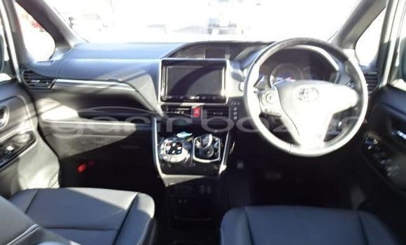 কেনা ব্যবহৃত Toyota Esquire White গাড়ী মধ্যে ঢাকা মধ্যে Dhaka কেনা ব্যবহৃত Toyota Esquire White গাড়ী মধ্যে ঢাকা মধ্যে Dhaka