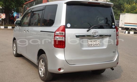 Buy Used 2018 Toyota Noah in Dhaka, Dhaka Buy Used 2018 Toyota Noah in Dhaka, Dhaka