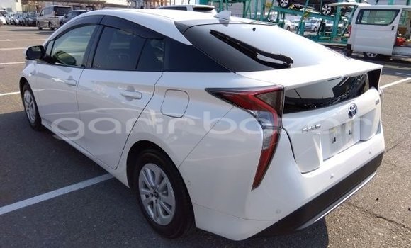 Buy Used 2018 Toyota Prius in Dhaka, Dhaka Buy Used 2018 Toyota Prius in Dhaka, Dhaka