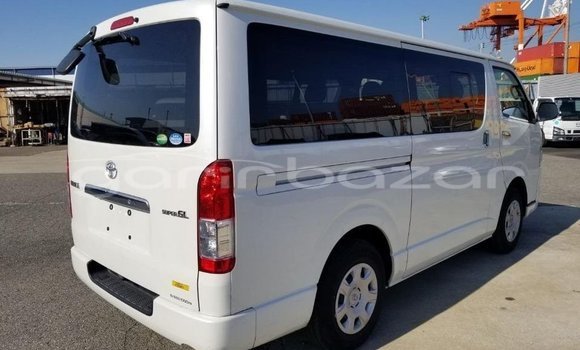 Buy Used 2019 Toyota Hiace in Dhaka, Dhaka Buy Used 2019 Toyota Hiace in Dhaka, Dhaka