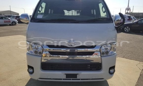 Buy Used 2019 Toyota Hiace in Dhaka, Dhaka Buy Used 2019 Toyota Hiace in Dhaka, Dhaka