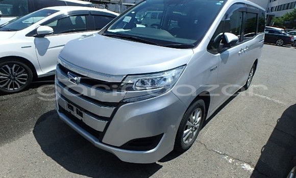 Buy Used 2017 Toyota Noah in Dhaka, Dhaka Buy Used 2017 Toyota Noah in Dhaka, Dhaka
