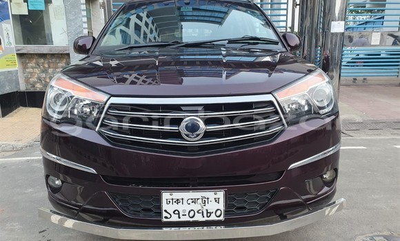 Buy Used 2014 SsangYong Stavic in Dhaka, Dhaka