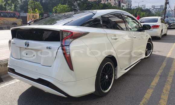 Buy Import 2018 Toyota Prius in Dhaka, Dhaka Buy Import 2018 Toyota Prius in Dhaka, Dhaka