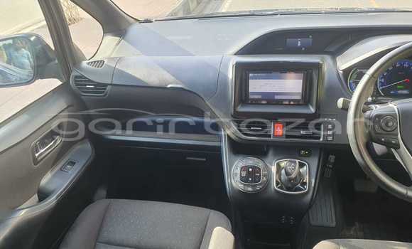 Buy Import 2017 Toyota Noah in Dhaka, Dhaka Buy Import 2017 Toyota Noah in Dhaka, Dhaka