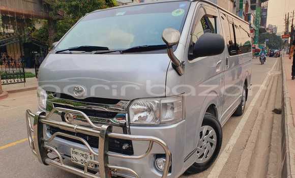 Buy Used 2012 Toyota Hiace gl in Dhaka, Dhaka Buy Used 2012 Toyota Hiace gl in Dhaka, Dhaka