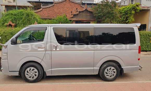 Buy Used 2012 Toyota Hiace gl in Dhaka, Dhaka Buy Used 2012 Toyota Hiace gl in Dhaka, Dhaka