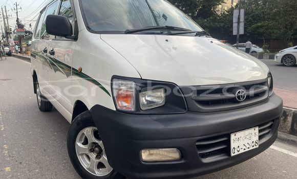 Buy Used 2004 Toyota Noah in Dhaka, Dhaka Buy Used 2004 Toyota Noah in Dhaka, Dhaka