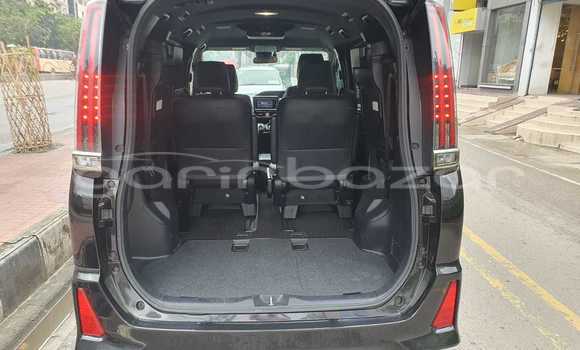 Buy Import 2018 Toyota Noha si in Dhaka, Dhaka Buy Import 2018 Toyota Noha si in Dhaka, Dhaka