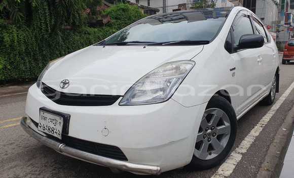 Buy Used 2011 Toyota Prius in Dhaka, Dhaka Buy Used 2011 Toyota Prius in Dhaka, Dhaka