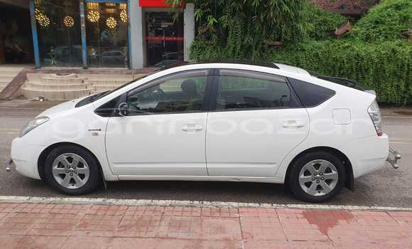 Buy Used 2011 Toyota Prius in Dhaka, Dhaka Buy Used 2011 Toyota Prius in Dhaka, Dhaka