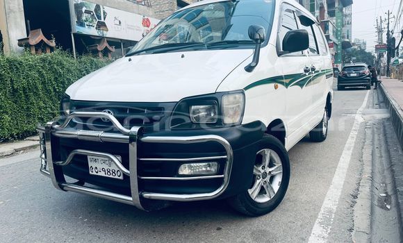 Buy Used 2007 Toyota Noah in Dhaka, Dhaka Buy Used 2007 Toyota Noah in Dhaka, Dhaka