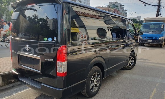 Buy Import 2018 Toyota Hiace super gl in Dhaka, Dhaka Buy Import 2018 Toyota Hiace super gl in Dhaka, Dhaka