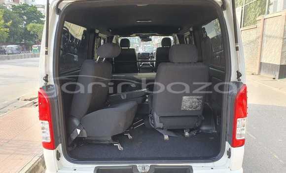 Buy Used 2018 Toyota Hiace super gl in Dhaka, Dhaka Buy Used 2018 Toyota Hiace super gl in Dhaka, Dhaka