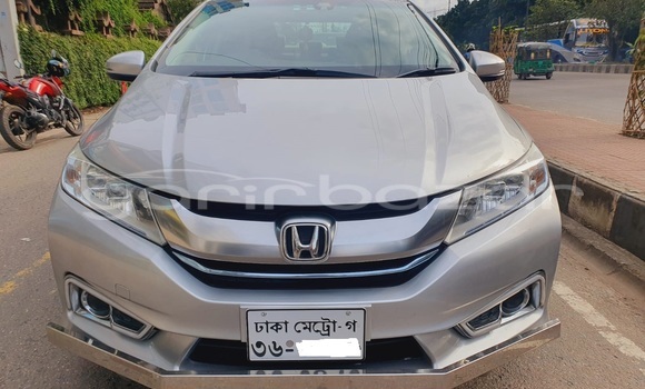 Buy Used 2015 Honda Grace in Dhaka, Dhaka Buy Used 2015 Honda Grace in Dhaka, Dhaka