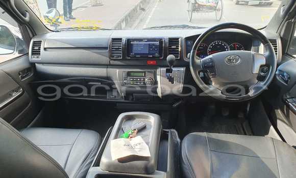 Buy Import 2019 Toyota Hiace super gl in Dhaka, Dhaka Buy Import 2019 Toyota Hiace super gl in Dhaka, Dhaka