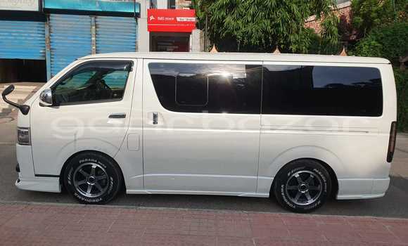 Buy Import 2019 Toyota Hiace super gl in Dhaka, Dhaka Buy Import 2019 Toyota Hiace super gl in Dhaka, Dhaka