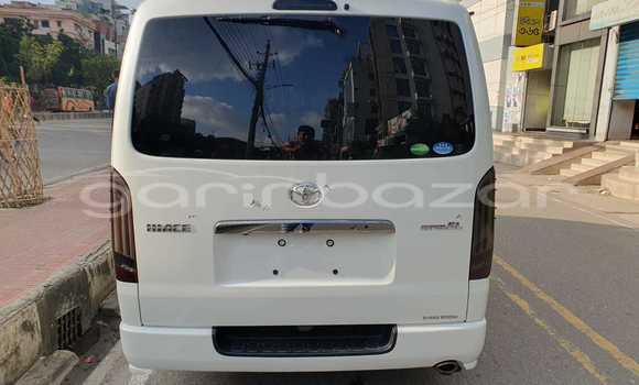 Buy Import 2019 Toyota Hiace super gl in Dhaka, Dhaka Buy Import 2019 Toyota Hiace super gl in Dhaka, Dhaka
