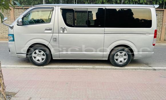 Buy Used 2011 Toyota Hiace gl in Dhaka, Dhaka Buy Used 2011 Toyota Hiace gl in Dhaka, Dhaka