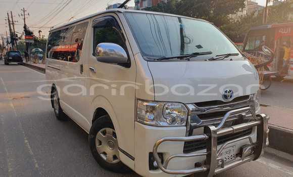 Buy Used 2015 Toyota Hiace super gl in Dhaka, Dhaka Buy Used 2015 Toyota Hiace super gl in Dhaka, Dhaka