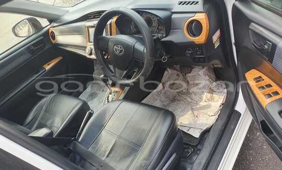 Buy Used 2013 Toyota Axio fielder in Dhaka, Dhaka Buy Used 2013 Toyota Axio fielder in Dhaka, Dhaka