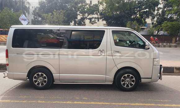 Buy Used 2018 Toyota Hiace super gl in Dhaka, Dhaka Buy Used 2018 Toyota Hiace super gl in Dhaka, Dhaka
