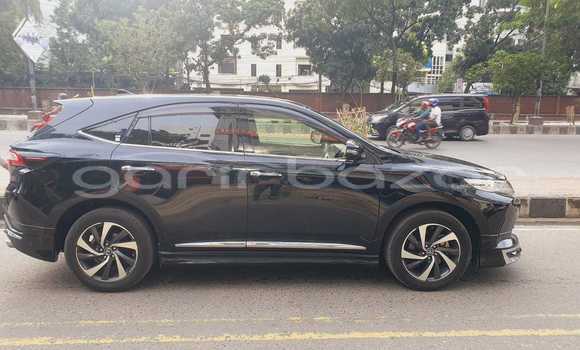 Buy Import 2019 Toyota Harrier in Dhaka, Dhaka Buy Import 2019 Toyota Harrier in Dhaka, Dhaka