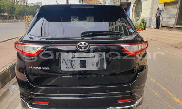 Buy Import 2019 Toyota Harrier in Dhaka, Dhaka Buy Import 2019 Toyota Harrier in Dhaka, Dhaka