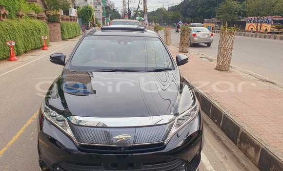 Buy Import 2019 Toyota Harrier in Dhaka, Dhaka Buy Import 2019 Toyota Harrier in Dhaka, Dhaka
