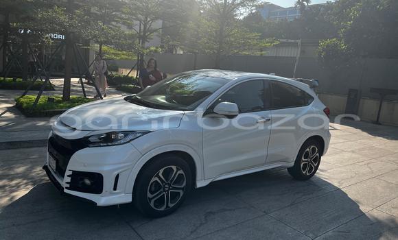 কেনা ব্যবহৃত Honda Vezel White গাড়ী মধ্যে ঢাকা মধ্যে Dhaka কেনা ব্যবহৃত Honda Vezel White গাড়ী মধ্যে ঢাকা মধ্যে Dhaka