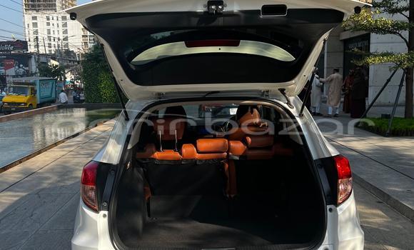 কেনা ব্যবহৃত Honda Vezel White গাড়ী মধ্যে ঢাকা মধ্যে Dhaka কেনা ব্যবহৃত Honda Vezel White গাড়ী মধ্যে ঢাকা মধ্যে Dhaka