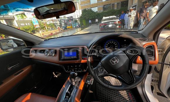 কেনা ব্যবহৃত Honda Vezel White গাড়ী মধ্যে ঢাকা মধ্যে Dhaka কেনা ব্যবহৃত Honda Vezel White গাড়ী মধ্যে ঢাকা মধ্যে Dhaka