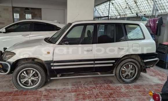কিনুন ব্যবহৃত Toyota গাড়ী
